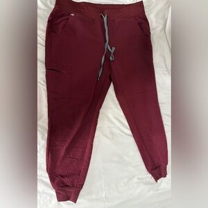 Figs burgundy Zamora